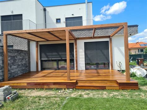 Realizácia WPC terasy pri rodinnom dome