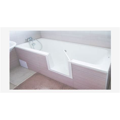 Fotografia bezbariérovej vane s otvorenými dvierkami a integrovaným sedadlom