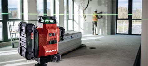 Hilti multilíniový laser v interiéri