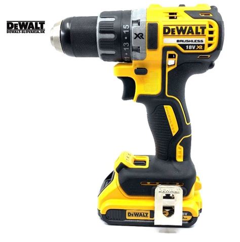 Detail bezuhlíkového motora DeWALT vyžínača