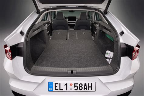 Škoda Favorit - otvorený batožinový priestor