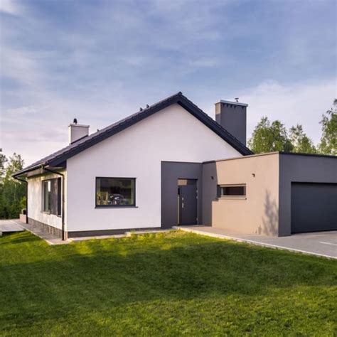 Sivé drevo fasády v čase