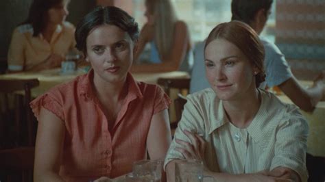 Veronika Jeníková ako Pavlínka vo filme Pásla kone na betóne