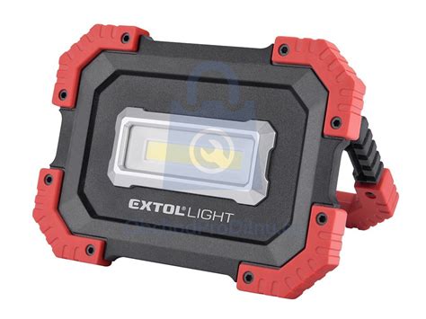 Ilustrácia: LED reflektor Extol v prevádzke