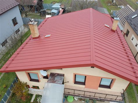 Plechová strešná krytina s profilom škridly