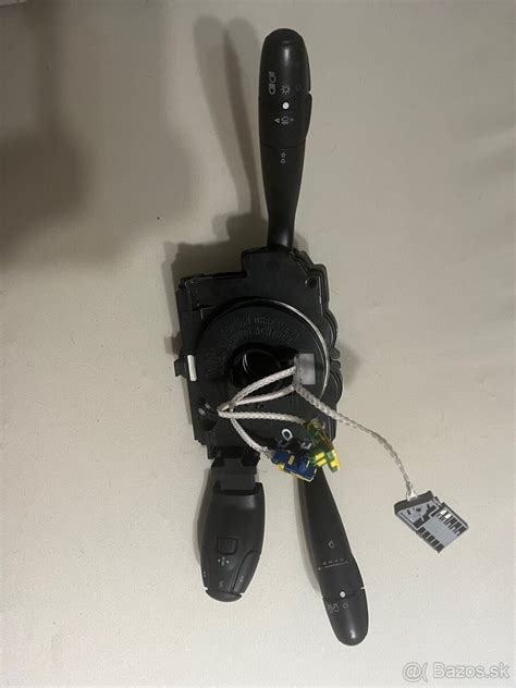 Umiestnenie prijímača diaľkového ovládania pod volantom