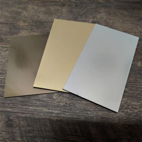 Materiál vane akrylát