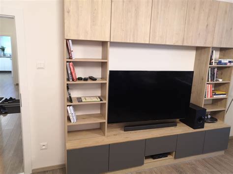 Návrh modernej obývačkovej steny na mieru
