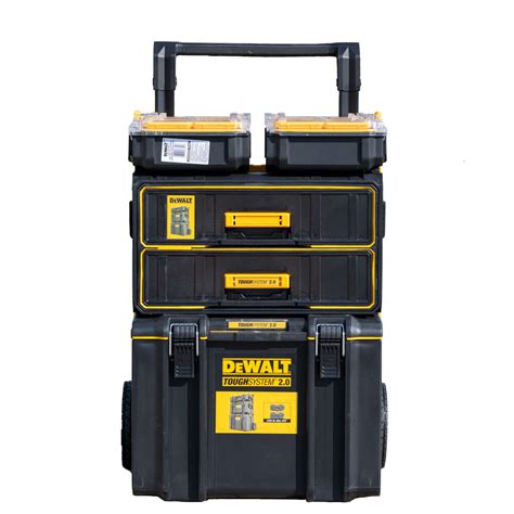 Detail organizéra DeWalt ToughSystem 2.0 s naznačenou odolnosťou voči vode a prachu (IP65)