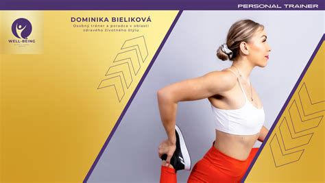 profesionálny fitness tréner pri práci s klientom