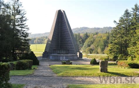 Pamätník na rovníku v Ekvádore