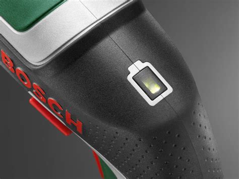 Akumulátorový skrutkovač Bosch IXO s aktívnym 360° LED osvetlením