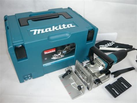 Makita PJ7000J s pripojeným odsávaním prachu