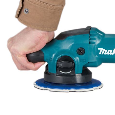 Detail excentrickej leštičky Makita PO6000C s ergonomickými úchopmi