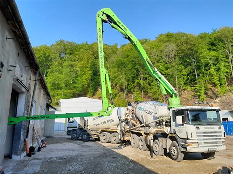Betonáž zemného pilótu pomocou betónovacej rúry
