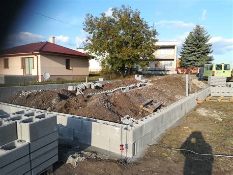 Geodetické vytýčenie základov domu