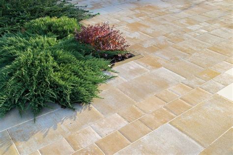 Rôzne typy dlažby pre chodníky