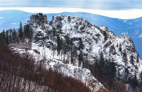 Súčasná zrúcanina hradu Vršatec