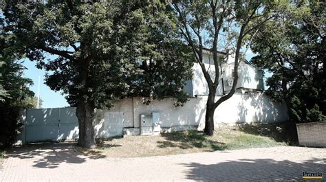Zchátraná prezidentská vila na Slavíne