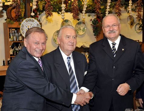 Fotografia bývalých prezidentov SR (Michal Kováč, Rudolf Schuster, Ivan Gašparovič)