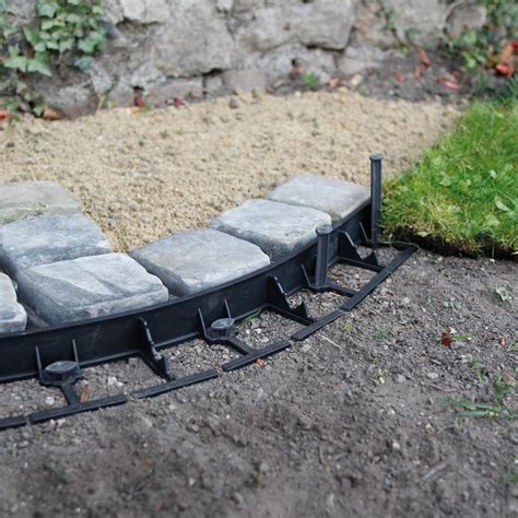 Záhradný obrubník