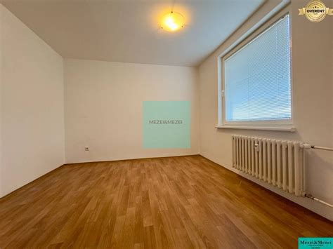 Bytový dom po čiastočnej rekonštrukcii v Prievidzi