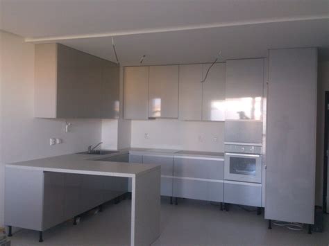 monochromatická kuchyňa