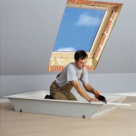 Príklad dokončeného ostenia strešného okna