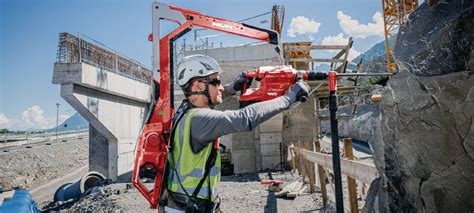 komplexné portfólio stavebného náradia Hilti na stavenisku
