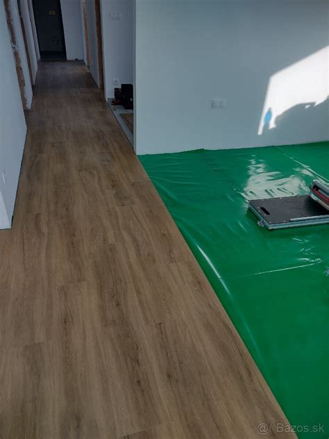 Pokládka prvej rady plávajúcej podlahy