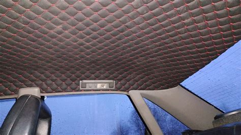 ukážka montáže poťahovej látky na strop automobilu