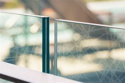 Detailný pohľad na systém dvojitého tesnenia v izolačnom skle