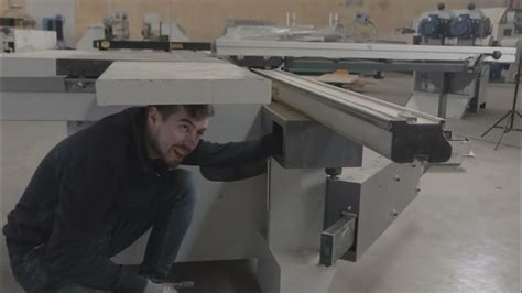 Konštrukcia posuvného vozíka formátovacej píly