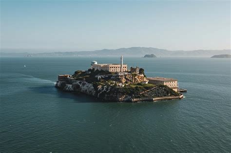 Mapa Sanfranciského zálivu s vyznačeným ostrovom Alcatraz
