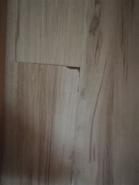 Výmena poškodenej lamely plávajúcej podlahy