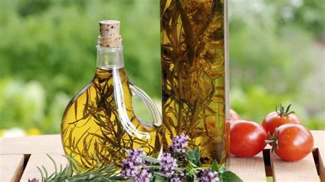 Bylinky pripravené na výrobu oleja