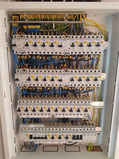Detail UV ochrany na povrchu rozvádzača