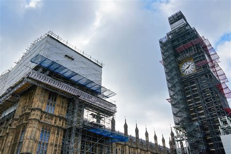 Lešenie okolo Big Benu počas rekonštrukcie