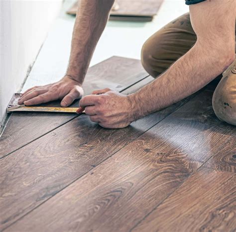 Údržba a ošetrovanie drevenej podlahy na balkóne