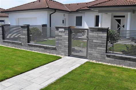 Vizualizácia rôznych typov dlažieb a plotov v exteriéri