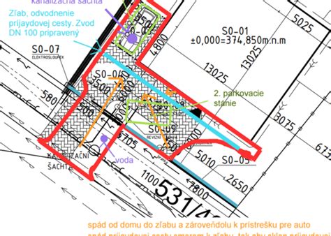 Architektonický plán príjazdovej cesty s vyznačenými rozmermi a sklonom