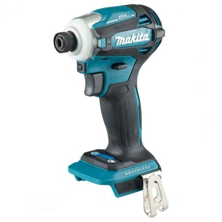 Rázový skrutkovač Makita DTD172Z v akcii