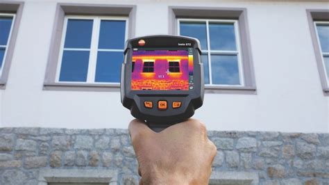 Termokamera ukazujúca tepelné mosty na balkóne