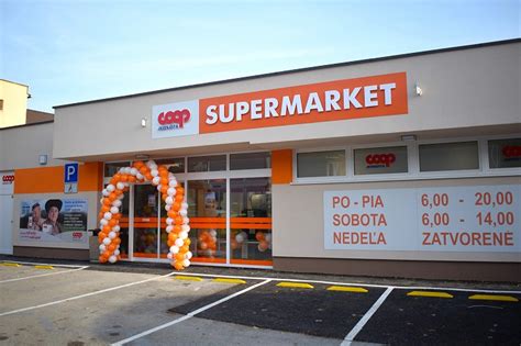 Exteriér predajne COOP Jednota v malej obci
