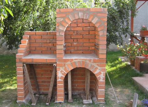 Ukážka záhradného krbu z tehál