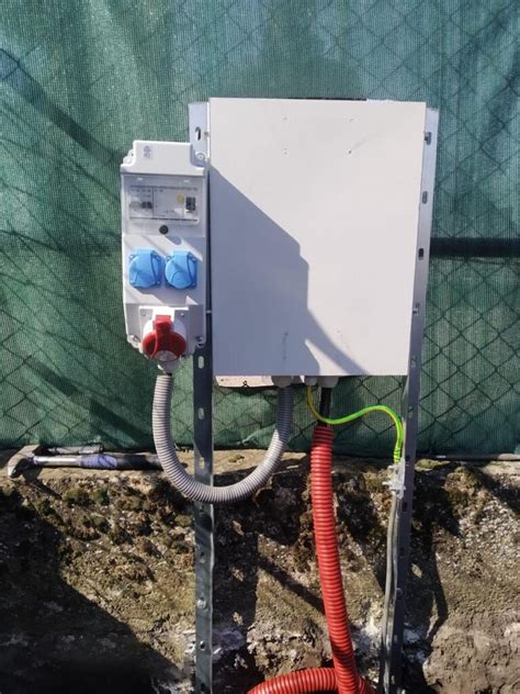 Vizualizácia elektromerového rozvádzača SFOS so zásuvkami na stavenisku