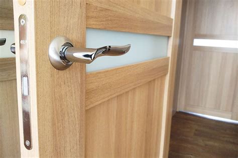 Výber dverových kovaní