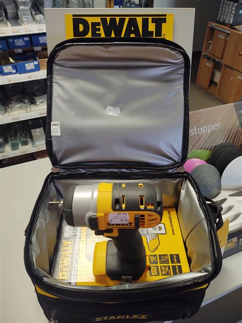 reklama na predĺženú záruku a akcie DeWALT