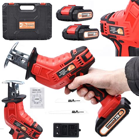 Elektrická a akumulátorová priamočiara píla vedľa seba