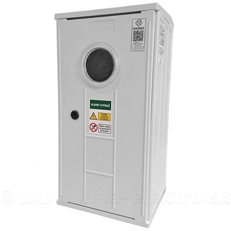ukážka správne osadenej elektromerovej skrinky pri stĺpe
